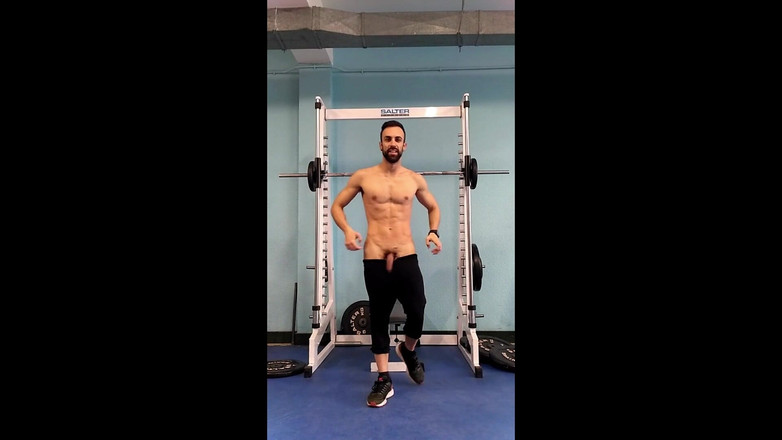 Zeus Ray: Nahé cvičení v tělocvičně