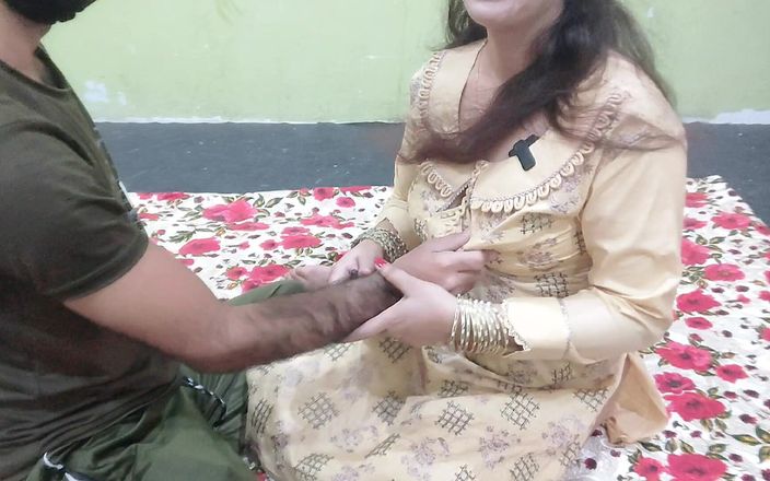 Gullnazkhan: Nach langer Zeit traf ich meine indische Desi-freundin. Zeigte ihr...