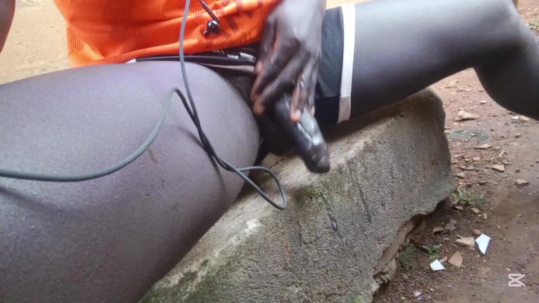 Hongi: Lass mich dich bitte mit diesem schwarzen 12-zoll-schwanz ficken, stiefmutter