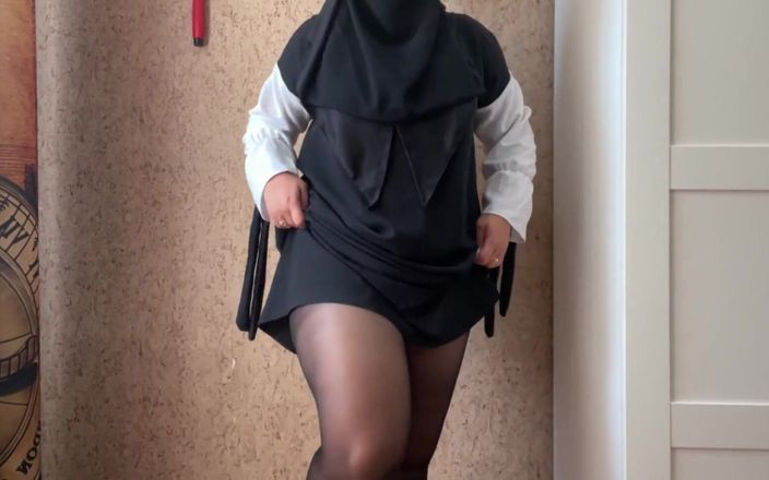 Lux Eva: Maracanese milf scheurde panty tijdens het rekken en kreeg een...