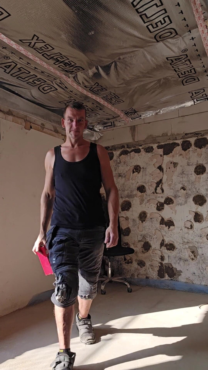 Chris_snoopy_91: クリスはいつものように職場でムラムラしている - エッチなディルドファック