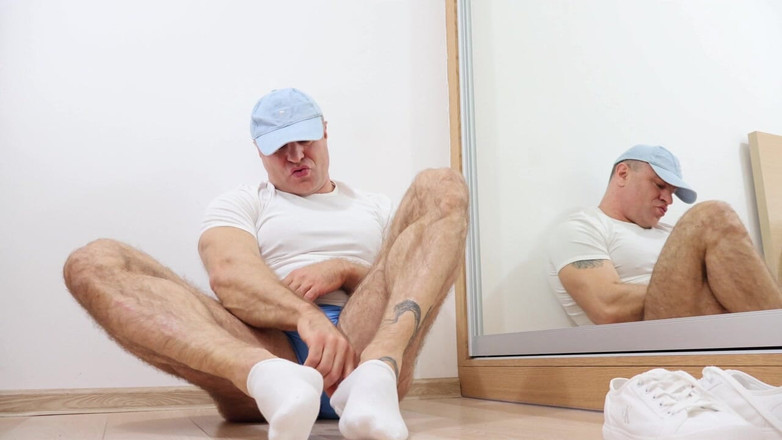 Dante no.1: Stud mięśni w niebieskim spandeksie naoliwione podeszwy kult i intensywne...