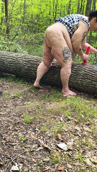 Pussy Pleasing Tree Log Squirting Fat Hog