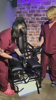 La serie di terapia alternativa clinica vibratore, dildo & cane combo per una ragazza vogliosa di cazzo