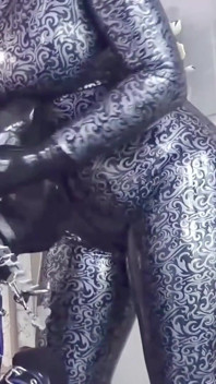 Đóng vai femdom femdom dương tính cao su cao su! Arya Grander
