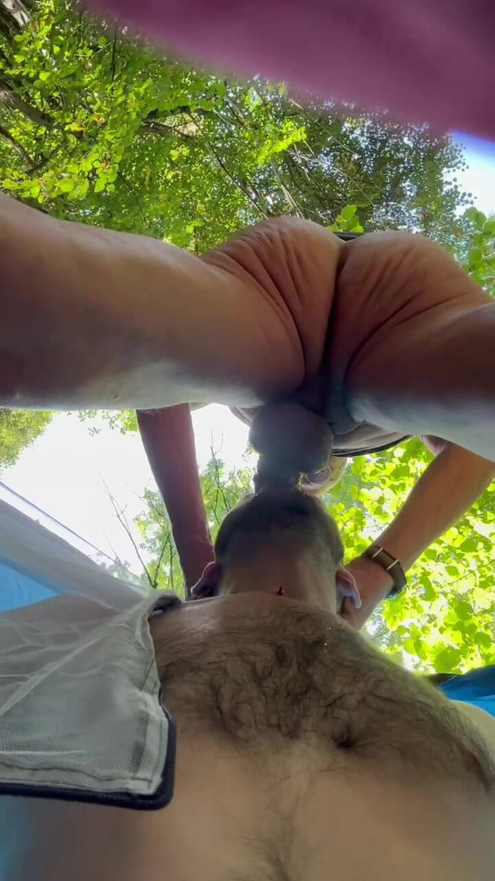 GiangyBoy: Boquete para padrasto em Camping