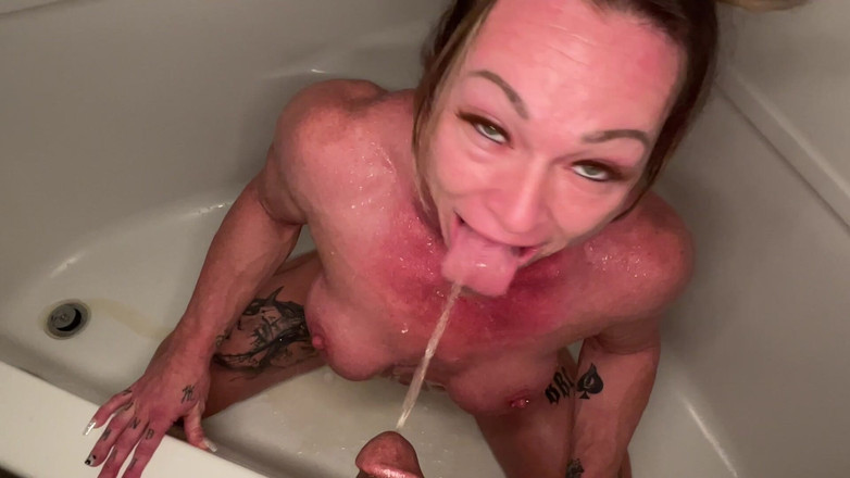 Simone Steele: 传奇的金色淋浴