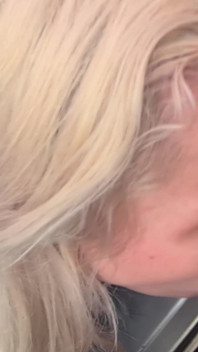 Deutsche blonde anhalterin abgeholt und bekommt riskanten pOV-outdoor-fick im auto