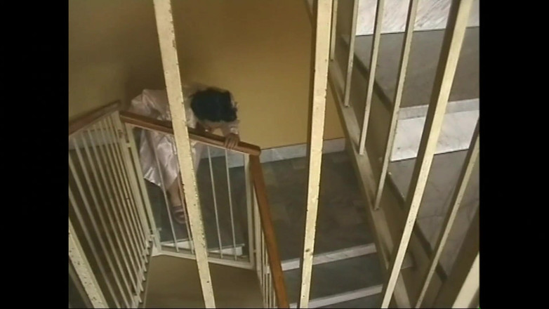 FM Video VOD: Verdachte geluiden in het huis van de buren