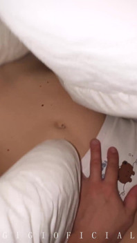 18 Years Old Virgin Girl Put on Panties with Bears to Make Her Unlocking Unforgettable