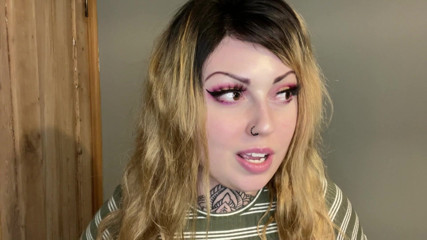 Miss Valentina: Uległa aplikacja