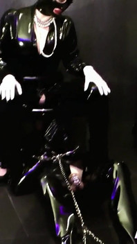 Mon objet en caoutchouc doit servir de toilettes à ma copine