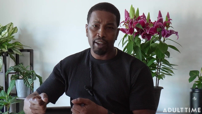 Adult Time Podcast: Isiah Maxwell alege un parfum pentru fiecare scenă! | Interviu cu...