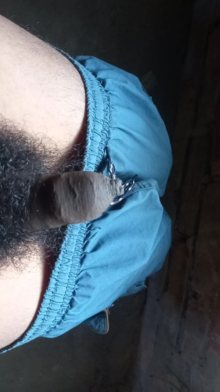 Lustyizlife: Збуджений індійський чувак-тінка отримує оргазм, член стає маленьким до жорсткого, поки не закінчить