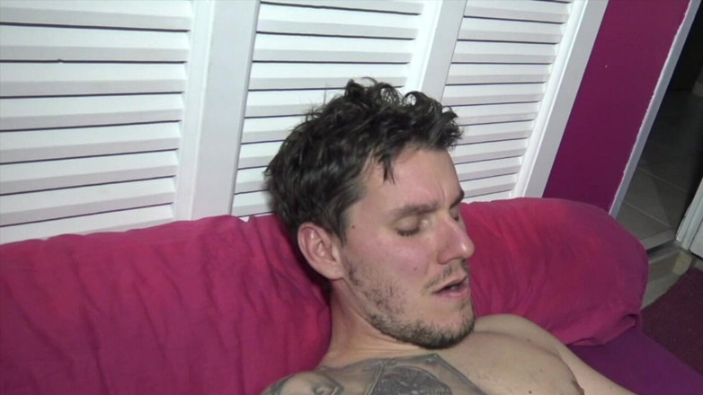THE BIG BULGE STUDIO: Heteor von einem Superhelden gefickt