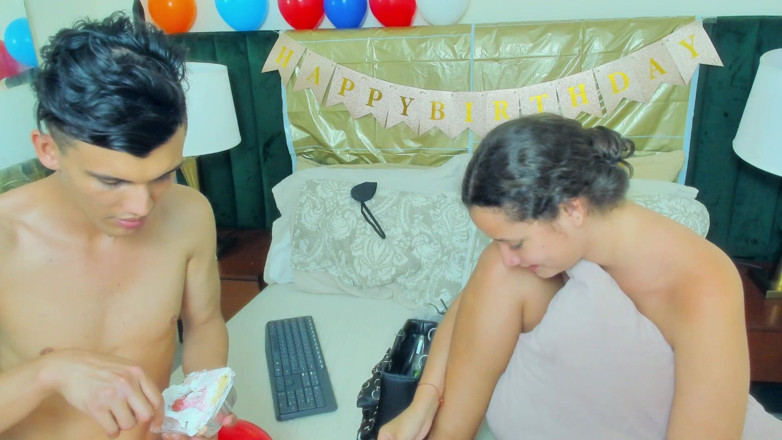 Colombianas amateur: ユーザーのリクエストでパートナーとセックスをしました