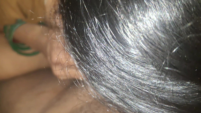 Aakritik346: Me corrí en la boca y el coño de mi...