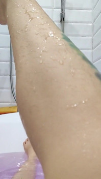 Wet Hairy Pussy, Hairy Legs and Armpits in the Bathtub