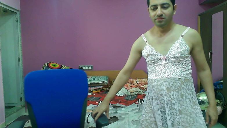 Cute & Nude Crossdresser: Cute sissy crossdresser Sweet Lollipop in a pink princess nighty.