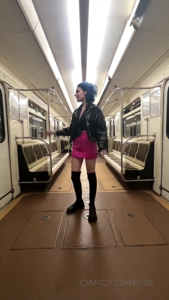 Darcy Dark: Sex in einem U-bahn-auto