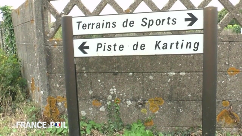 Rue Chaude: Футбольна фанатка повія трахає вітчима і пасинка