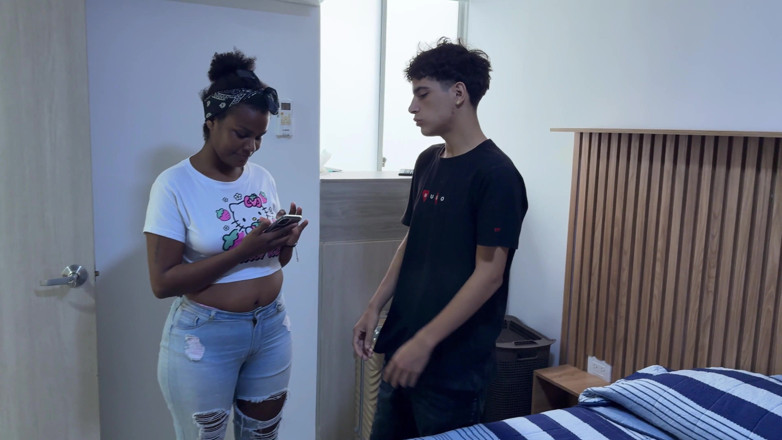 KenaySexxx: O que pode acontecer se um casal compartilha uma cama...