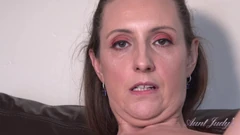 Auntjudys - बड़े स्तनों वाली चोदने लायक मम्मी सौतेली आंटी keira आपको वर्जित लंड हिलाने के निर्देश देती है