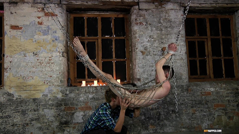 BoyNapped: Follada sling para Aaron y Luke!