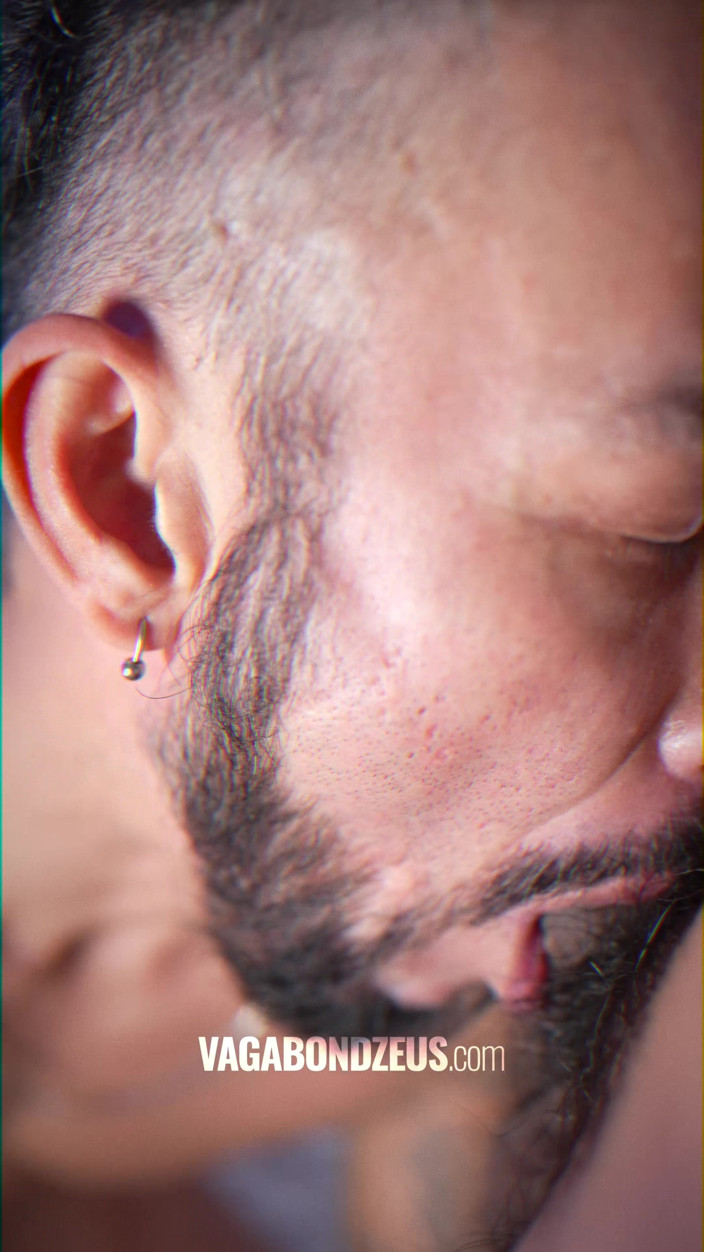 VagabondZeus - Erotic Filmmaker: POV 씬에서 따먹히는 브라질 일본 소년