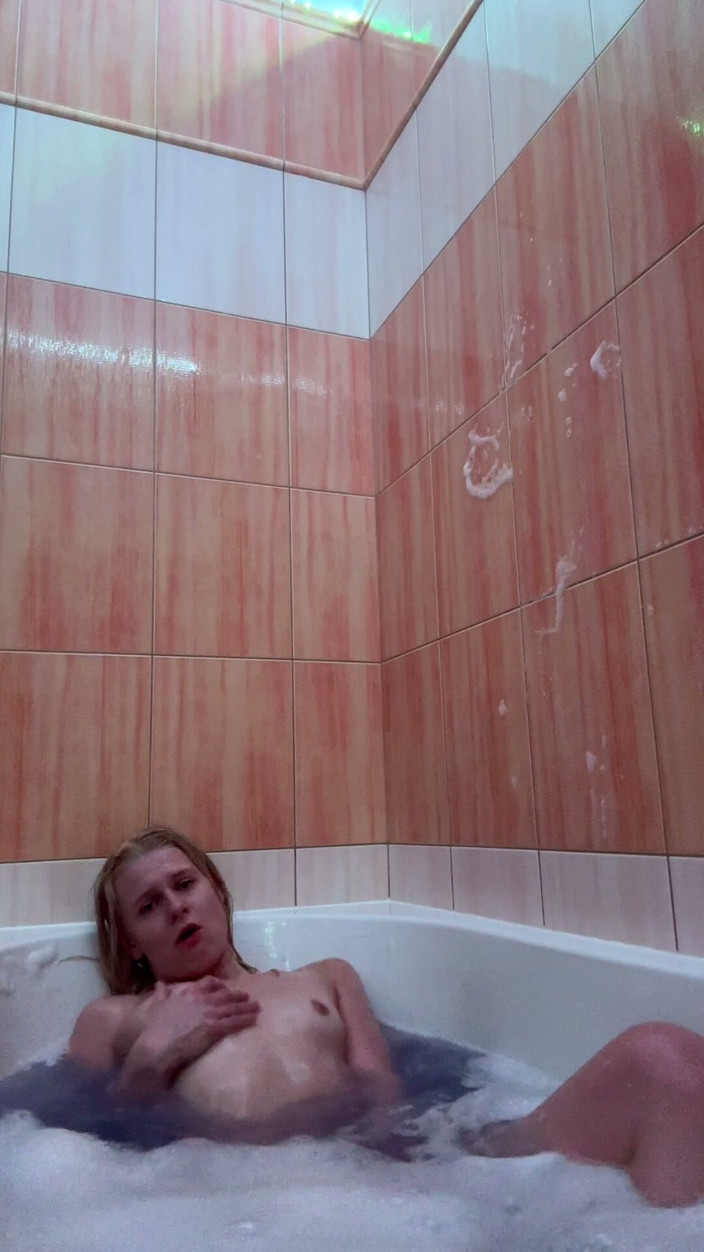 Peach DeLina: My Moment in the Shower