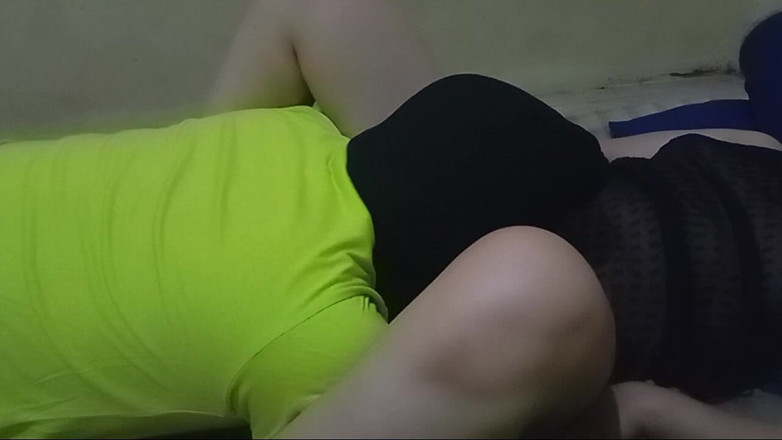 Angelina Pop: सेक्स गुलाम आंटी को जुनूनी चूत चाटने में मजा आता है