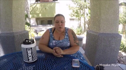 BBW Pleasures: Ssbbw eet enorme burrito bij het zwembad