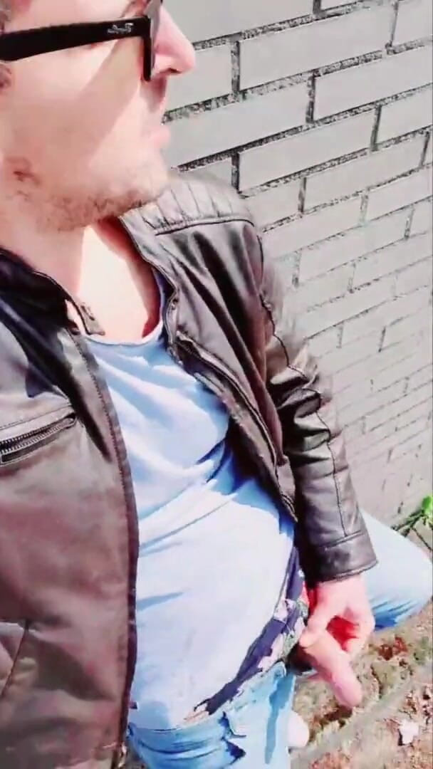 Slutboyben: Slutboyben Cam4 exhibicionista na čerpací stanici
