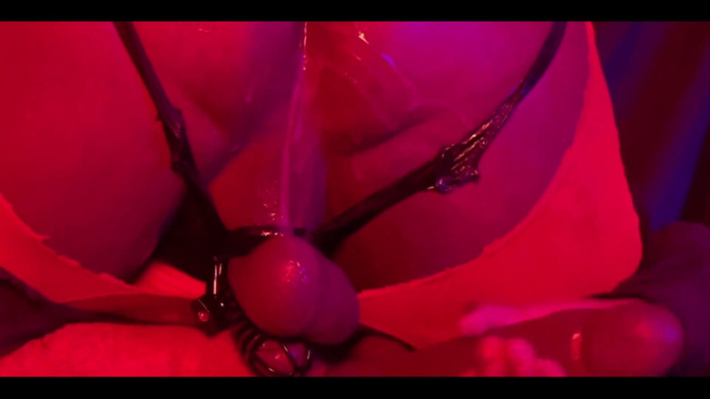 DipsoDeep: Ням у дупу: оригінальний крій + розріз дна + gooner's cut