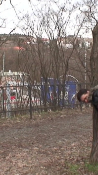 Sexy teenagerka Elis Diamond ošukaná venku Pavlem Teriérem