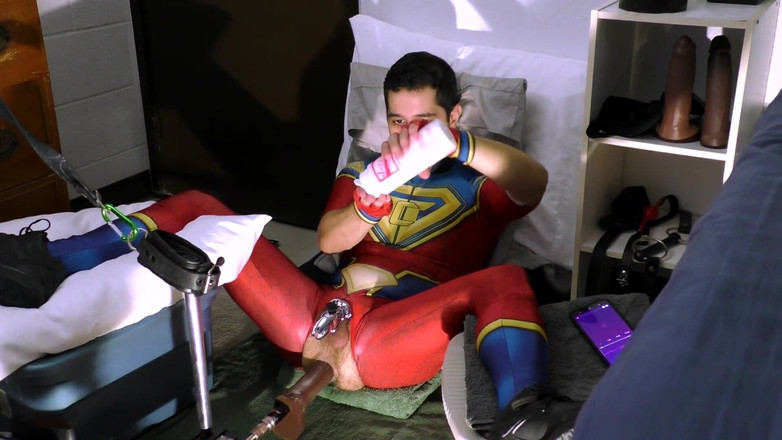 Ricky Cage: Oktober 2021 Ricky Cage Live Show - Cock-locked Superhero Takes Dicks in...