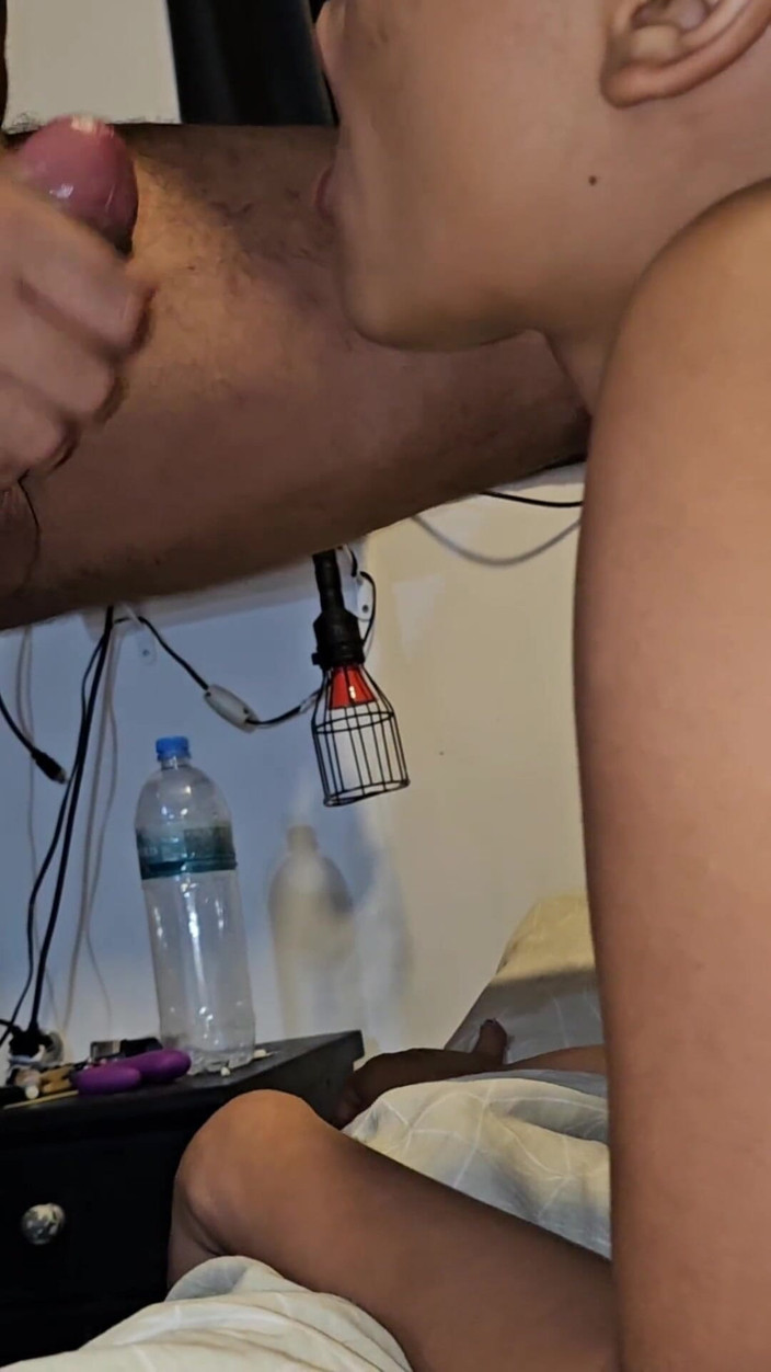 Pietro Montoya: Kongkek muka pancutan dalam mulut 09/26/24