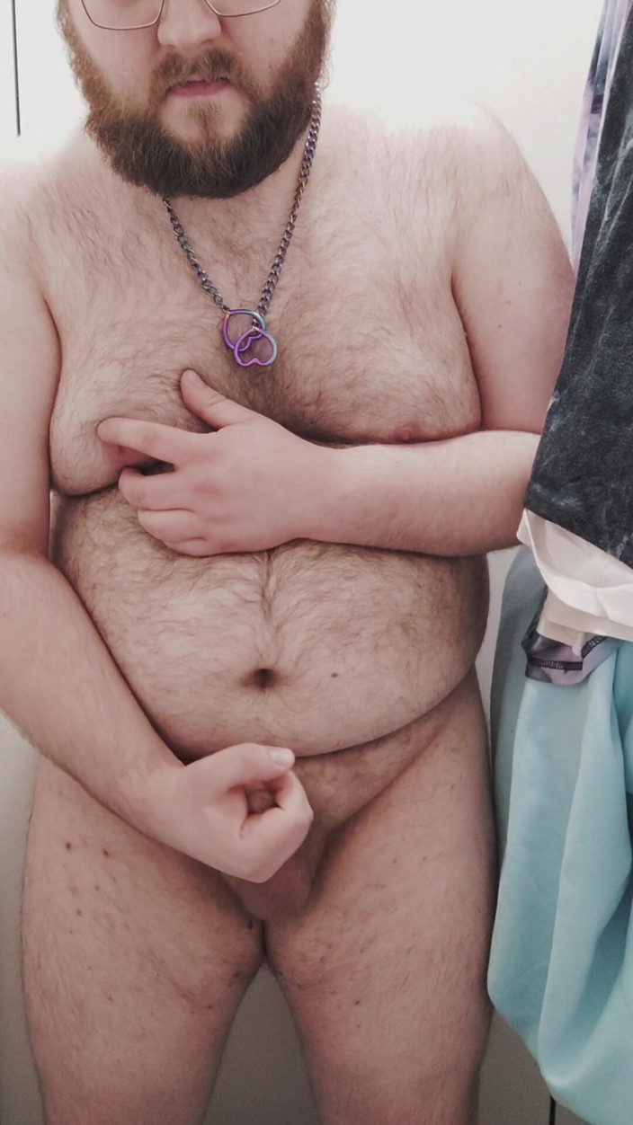 BearPup Akuma: Fat Bear Se Masturba En El Váter Y Se Lame...