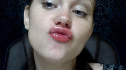 Goddess Misha Goldy: Lips fetish! Kissing! Lips gloss!