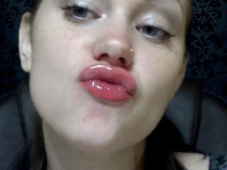 Goddess Misha Goldy: Lips fetish! Kissing! Lips gloss!