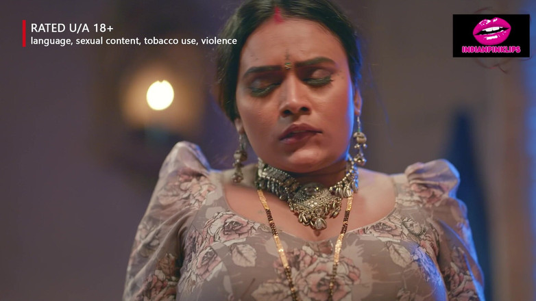 Indianpinklips: 印度性感人妻欺骗了她的丈夫,并被她的男朋友狠操