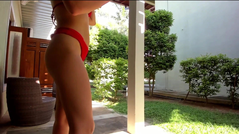 Princess Monica: Glutes that me mohon untuk disentuh