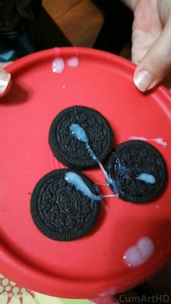TheArtOfCum: Punya Susu? Oreos dan cum - crot di makanan 1