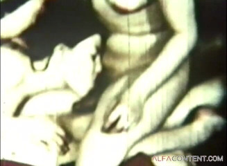 Alfa Planet: Two hot vintage babes sharing a hard cock in a...