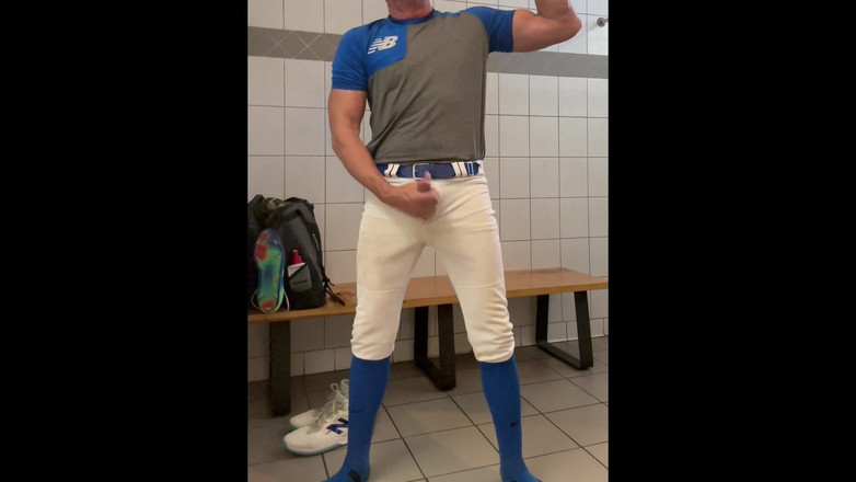 JockDad87: Kesenangan alfa di ruang ganti dengan Jockdad87 Bagian 2