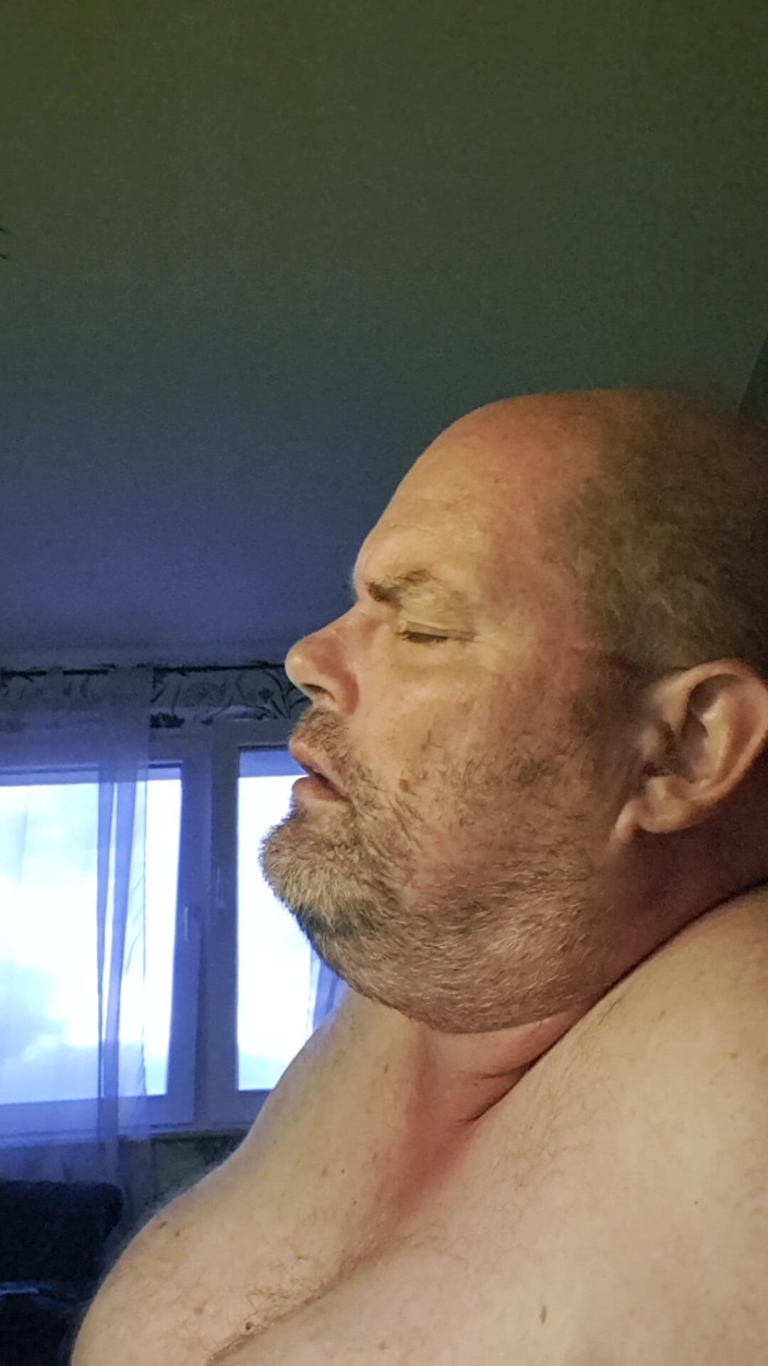 Fickspecht: Dildo Fuck Demonstration of the Slut in the Morning