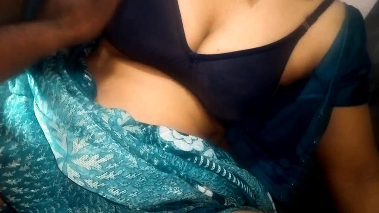 Hemant: पत्नी ने आराम से अपने पति का चूसा