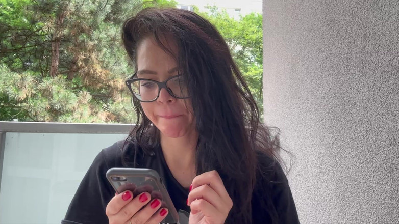 Shione Cooper: Курение, отвечая вам здесь