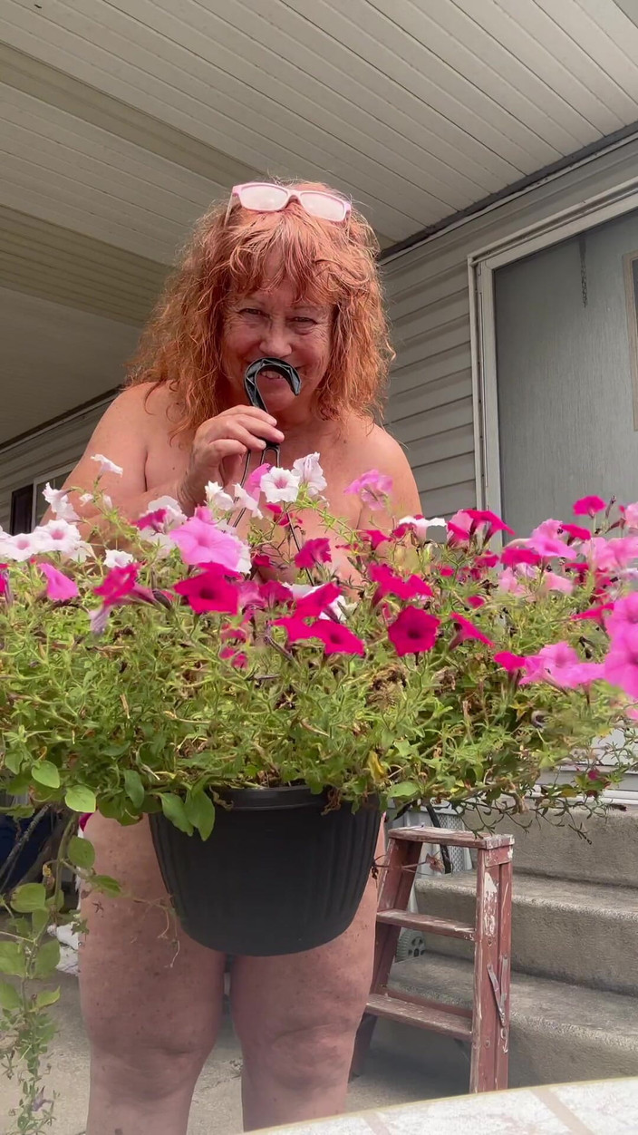 Big Ass 4 U: Outside Tease