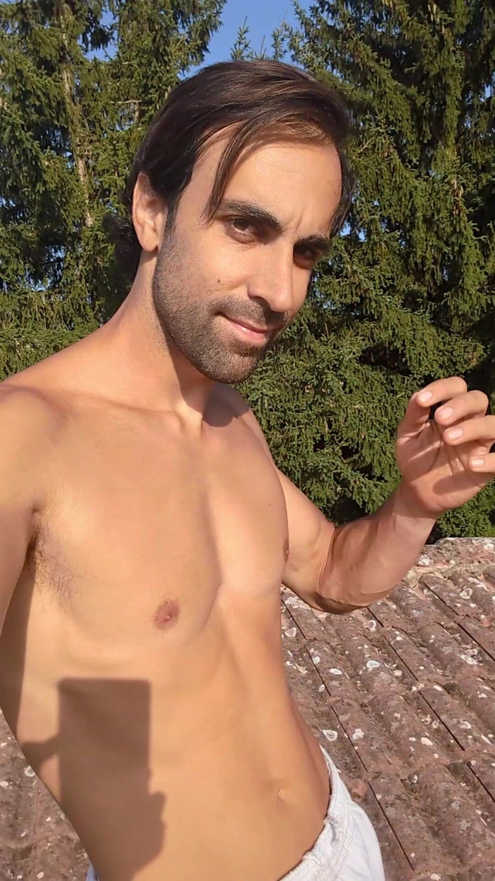 Zeus Ray: I on the Roof and I a Lot